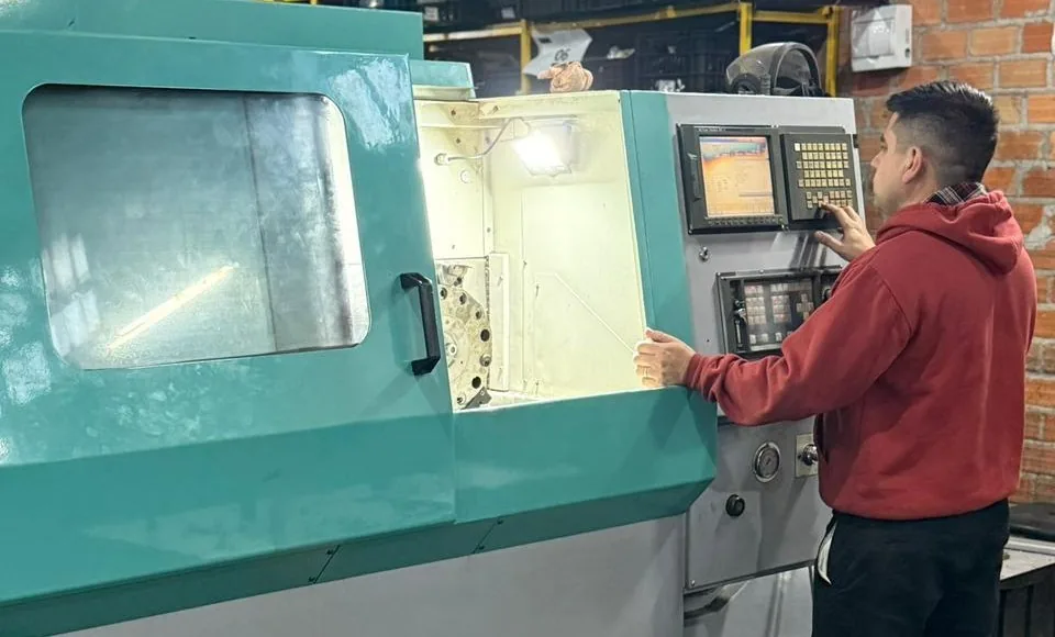 Mecanizado CNC de piezas industriales en CF Industrial, São José dos Pinhais